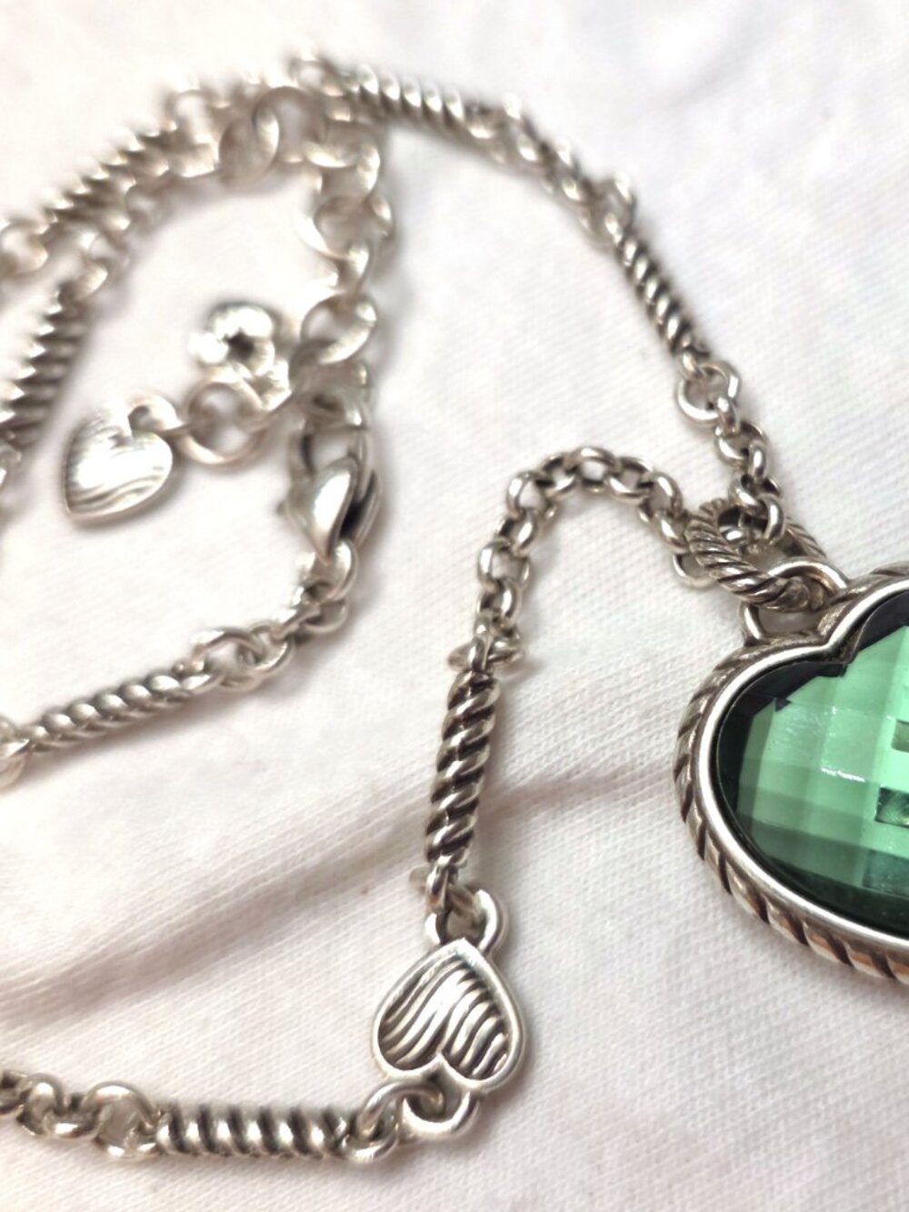 Brighton Newport Green Faceted Crystal Heart Reversible Necklace -LIKE NEW - Picture 2 of 9